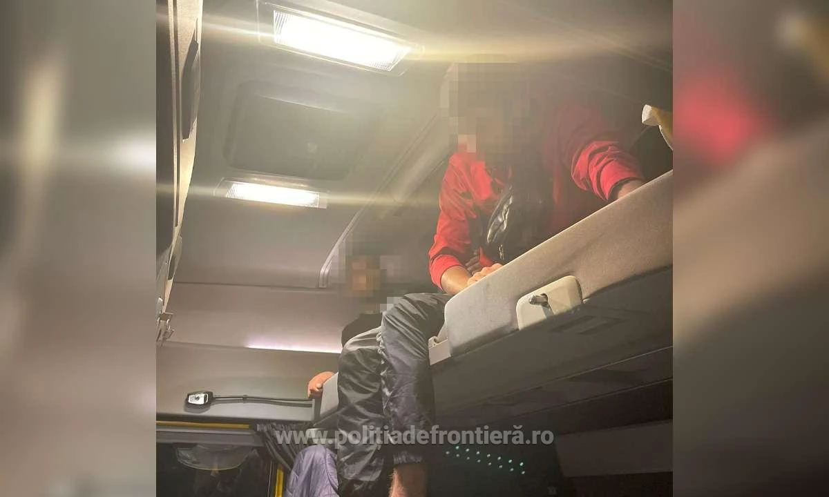 Cinci cetăţeni străini, depistați ascunși în două TIR-uri la P.T.F. Nădlac