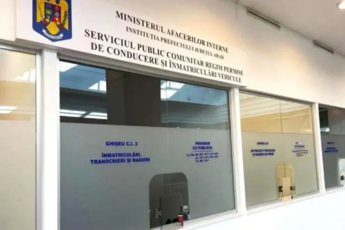 Cinci polițiști examinatori din Arad, condamnați la închisoare cu executare în dosarul permiselor obținute prin mită