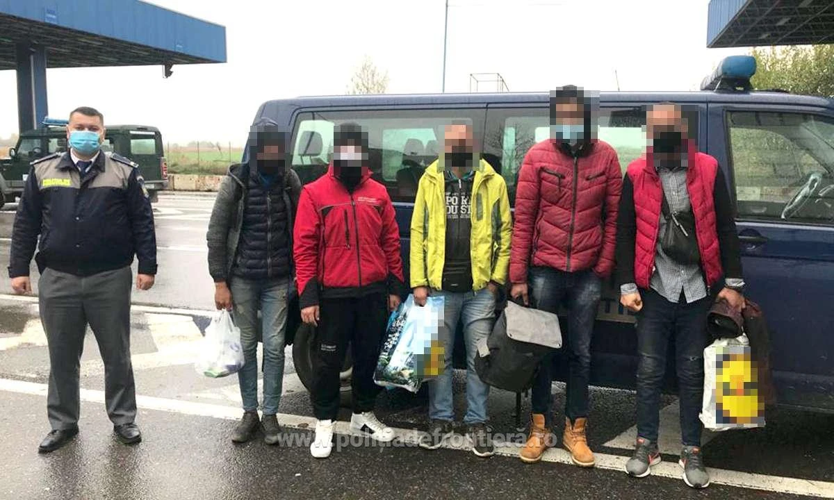 Cinci tineri din Maroc şi Algeria care intenţionau să treacă ilegal frontiera în Ungaria pe jos, prinși la Nădlac