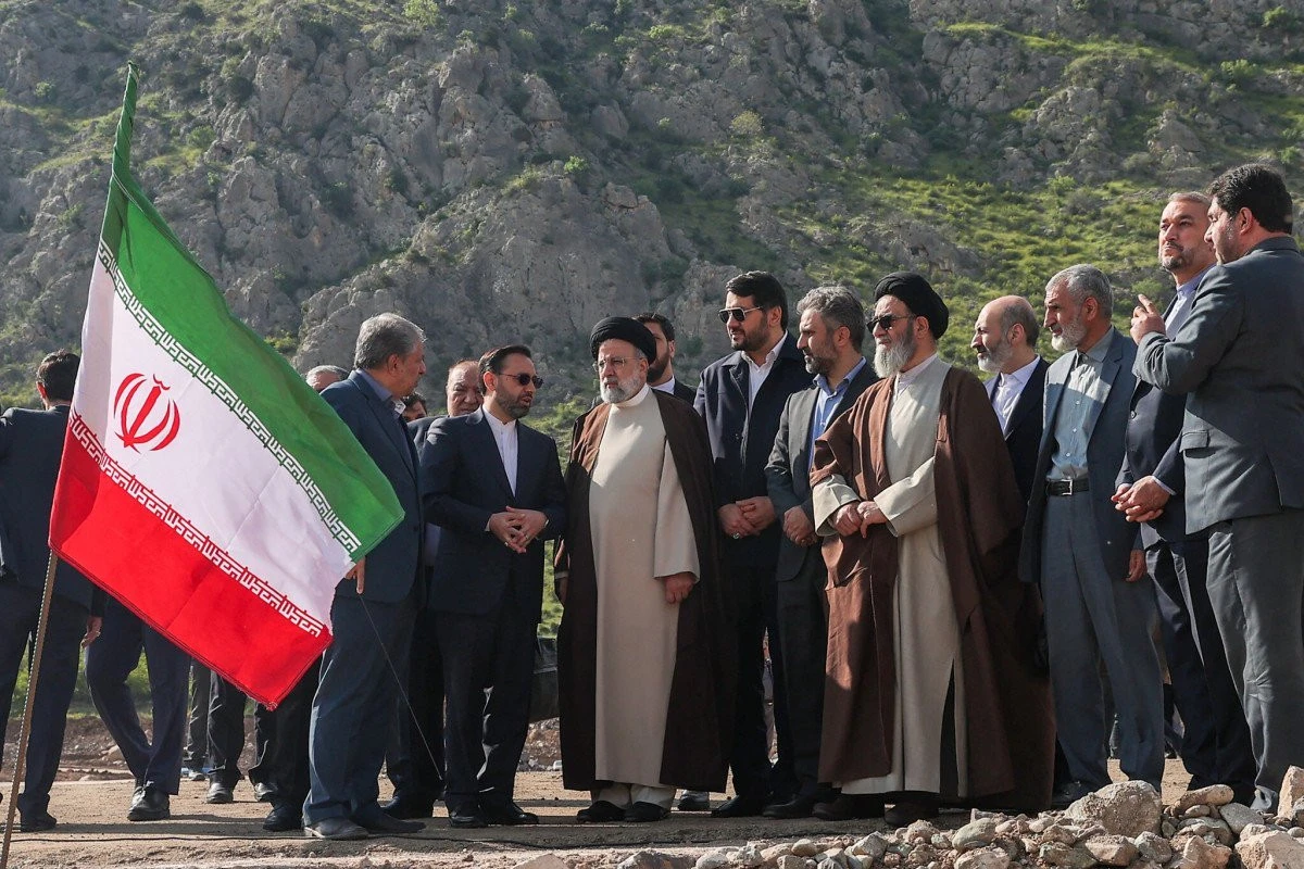 Cinci zile de doliu naţional în Iran, după moartea președintelui Raisi