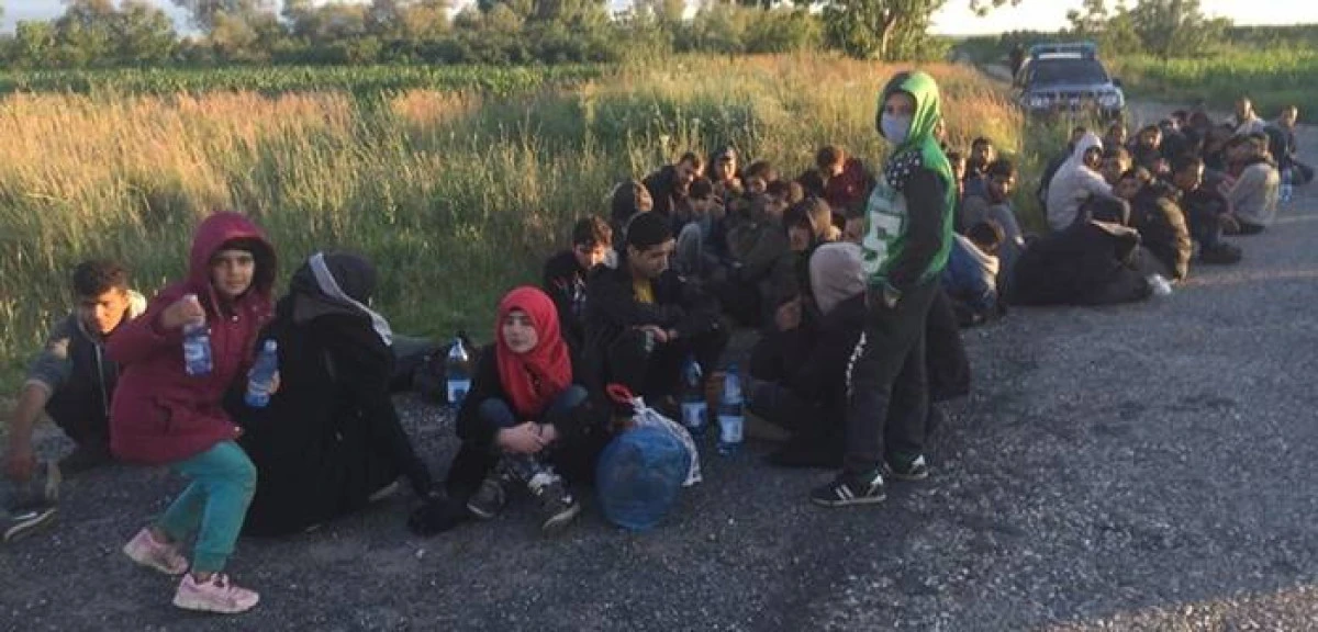 Cincisprezece  cetăţeni străini care intenţionau să treacă ilegal frontiera,  depistați de poliţiştii de frontieră din judeţul Bihor și Arad