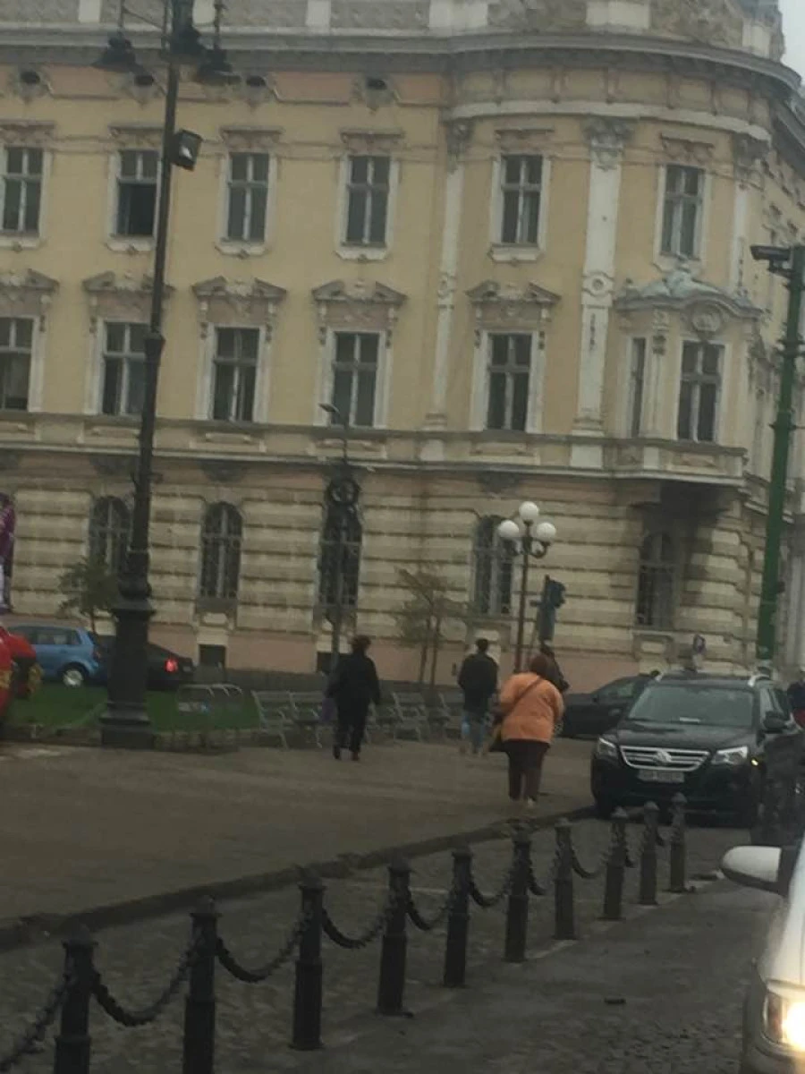 Cine îl amendează pe Falcă? Vezi unde şi cum şi-a parcat maşina (FOTO)