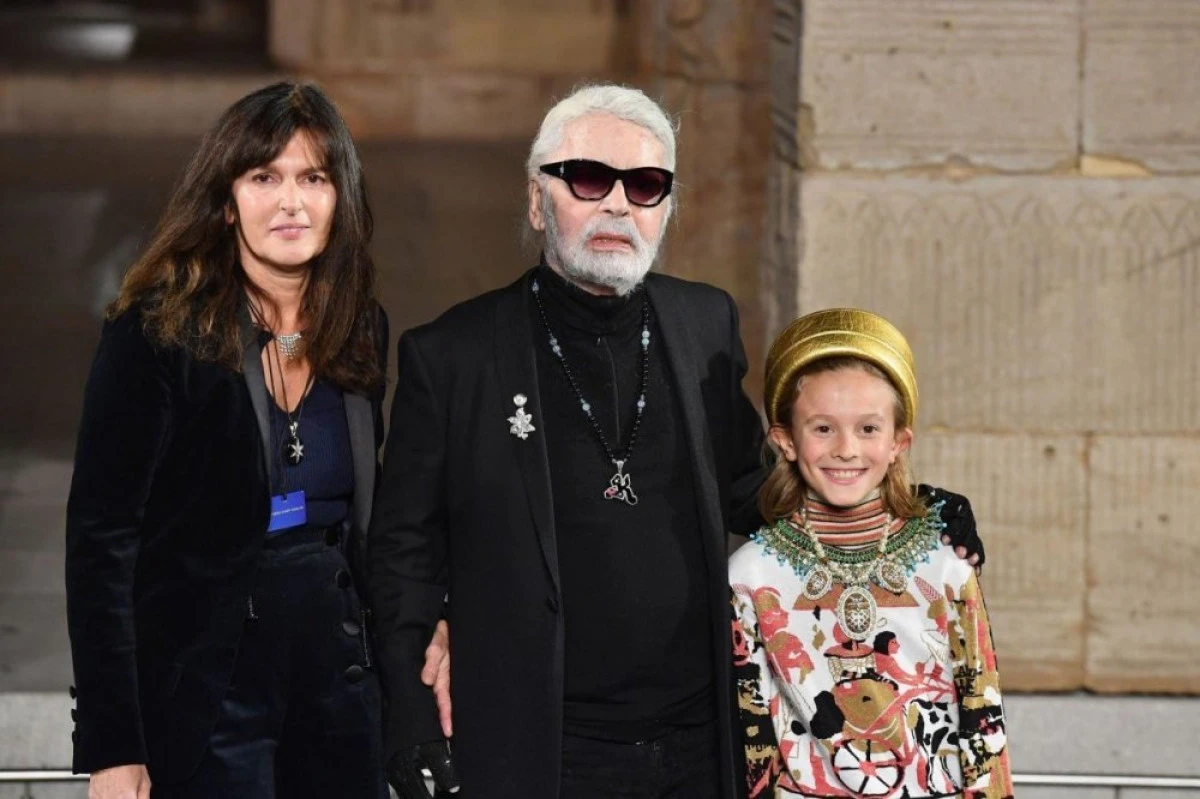 Cine va prelua conducerea casei de modă Chanel, după moartea lui Karl Lagerfeld