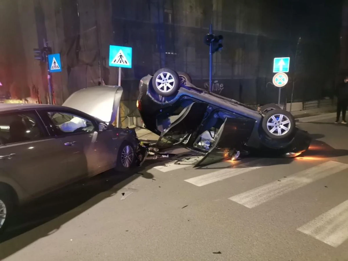 Ciocnire spectaculoasă între două șoferițe, în Piața Mihai Viteazul