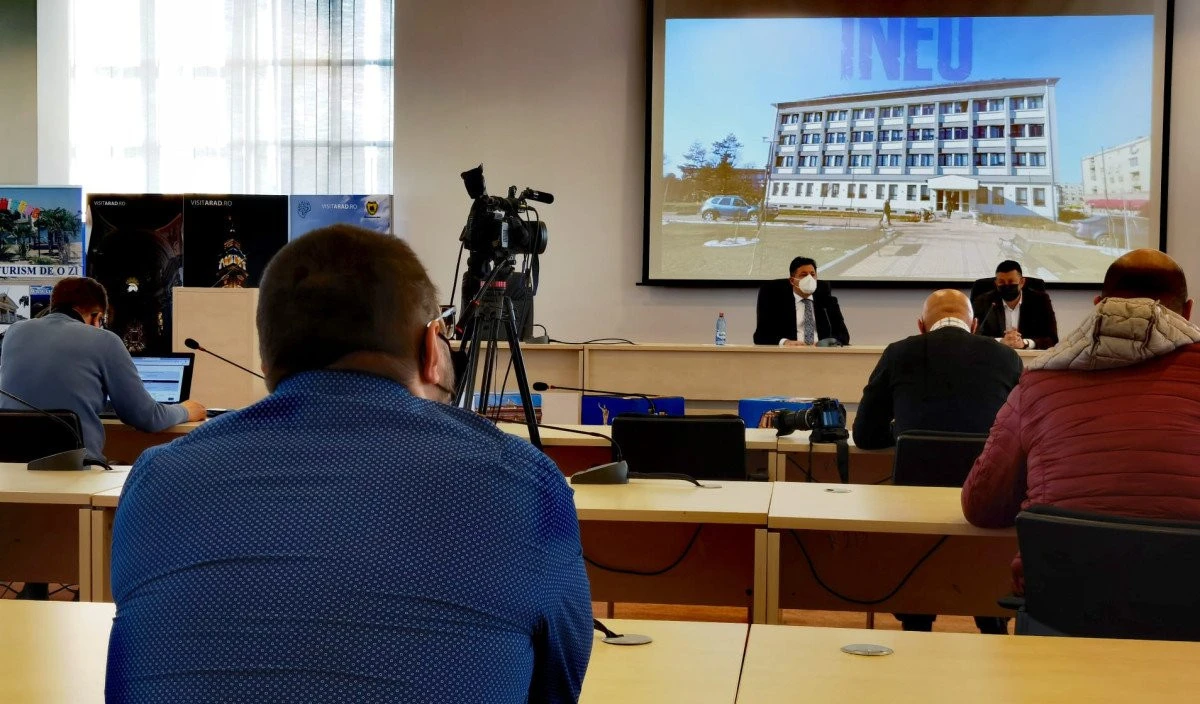 Cionca își continuă campania electorală cu primarii peneliști: Orașul Ineu are proiecte în valoare de 42 de milioane de euro