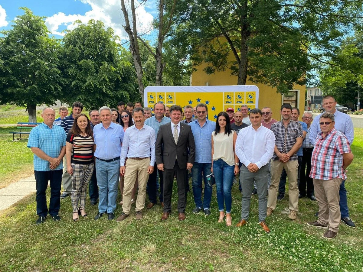 Cionca își prezintă „oștenii“ din PNL