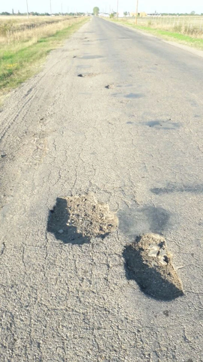 CJA  a reabilitat, săptămâna trecută, un drum judeţean. Arată revoltător!