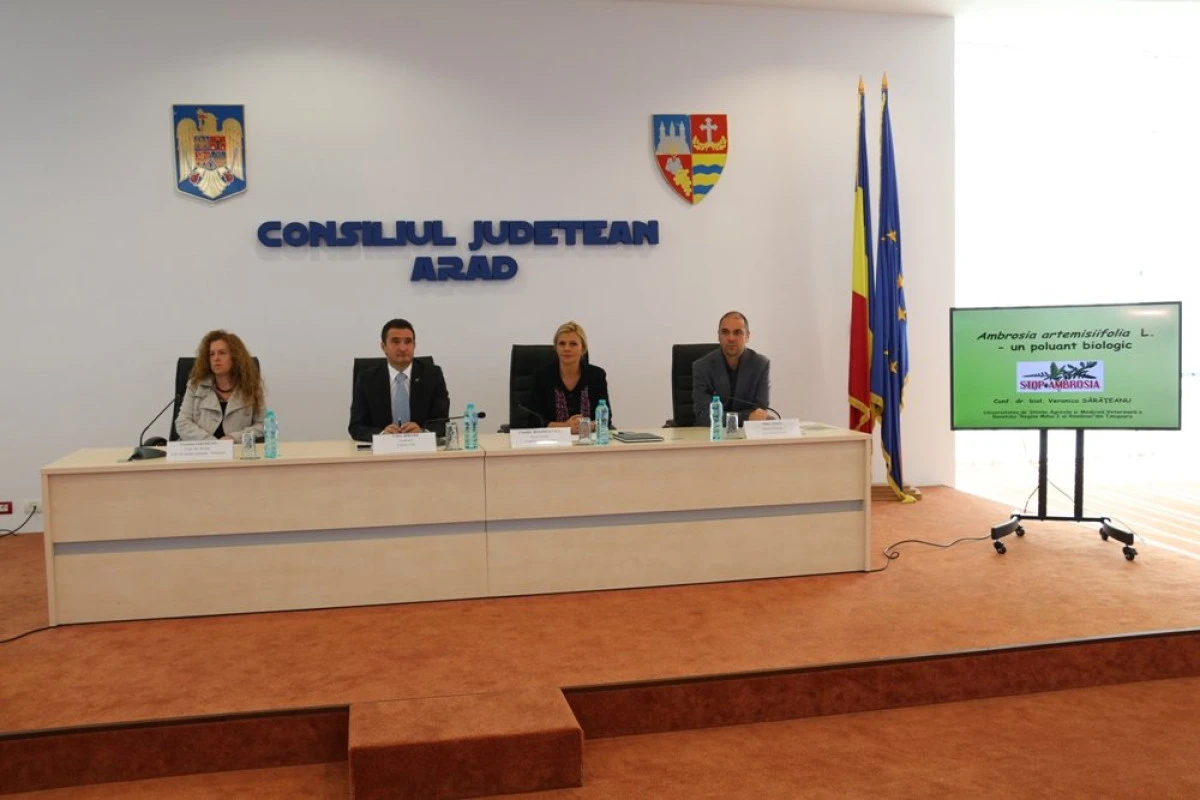 Claudia Boghicevici: Ne implicăm în combaterea ambroziei în judeţul Arad