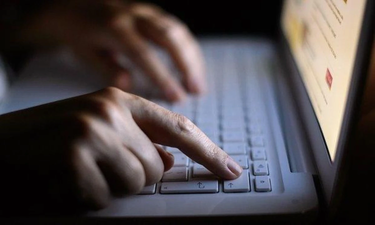 Clienții din Romania ar putea fi blocați să acceseze site-uri cu filme piratate