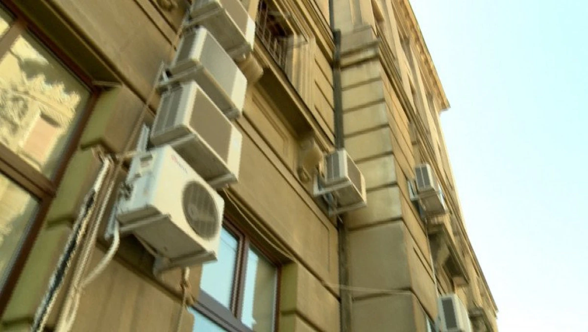 CLM Arad a decis: Aparatele de aer condiționat de pe fațade trebuie reamplasate, până la 1 iunie