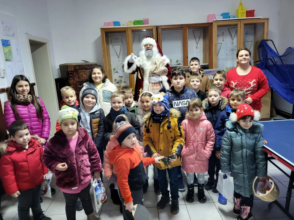 Clubul Copiilor Ineu a organizat Cupa „Moș Crăciun” la tenis de masă