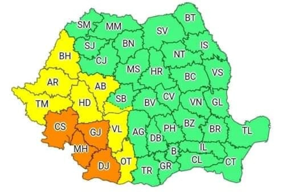 Cod galben de ploi torențiale până luni dimineața, în județul Arad