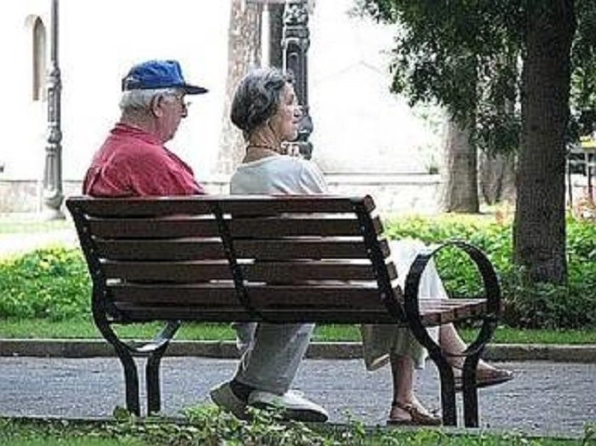 Comisia Europeană cere României egalizarea vârstei de pensionare la bărbați și femei