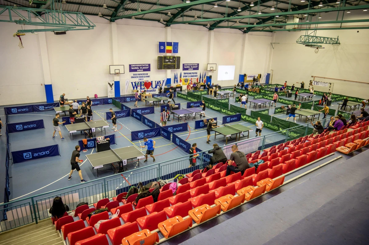 Competiție de tenis de masă pentru amatori, în sala UAV din Arad