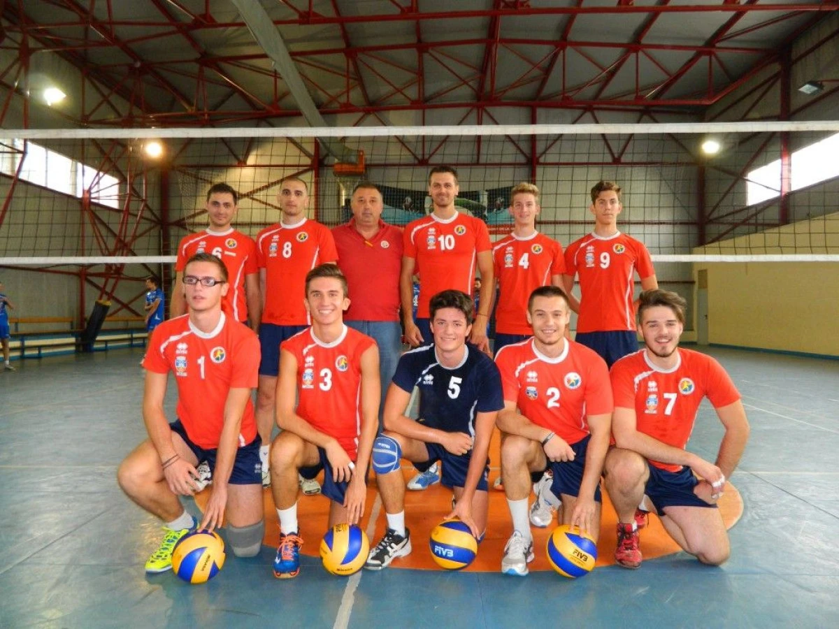 COMPETITII DE VOLEI SI HANDBAL IN WEEK-END. DUELURI ARAD - TIMISOARA LA FILEU SI PE SEMICERC