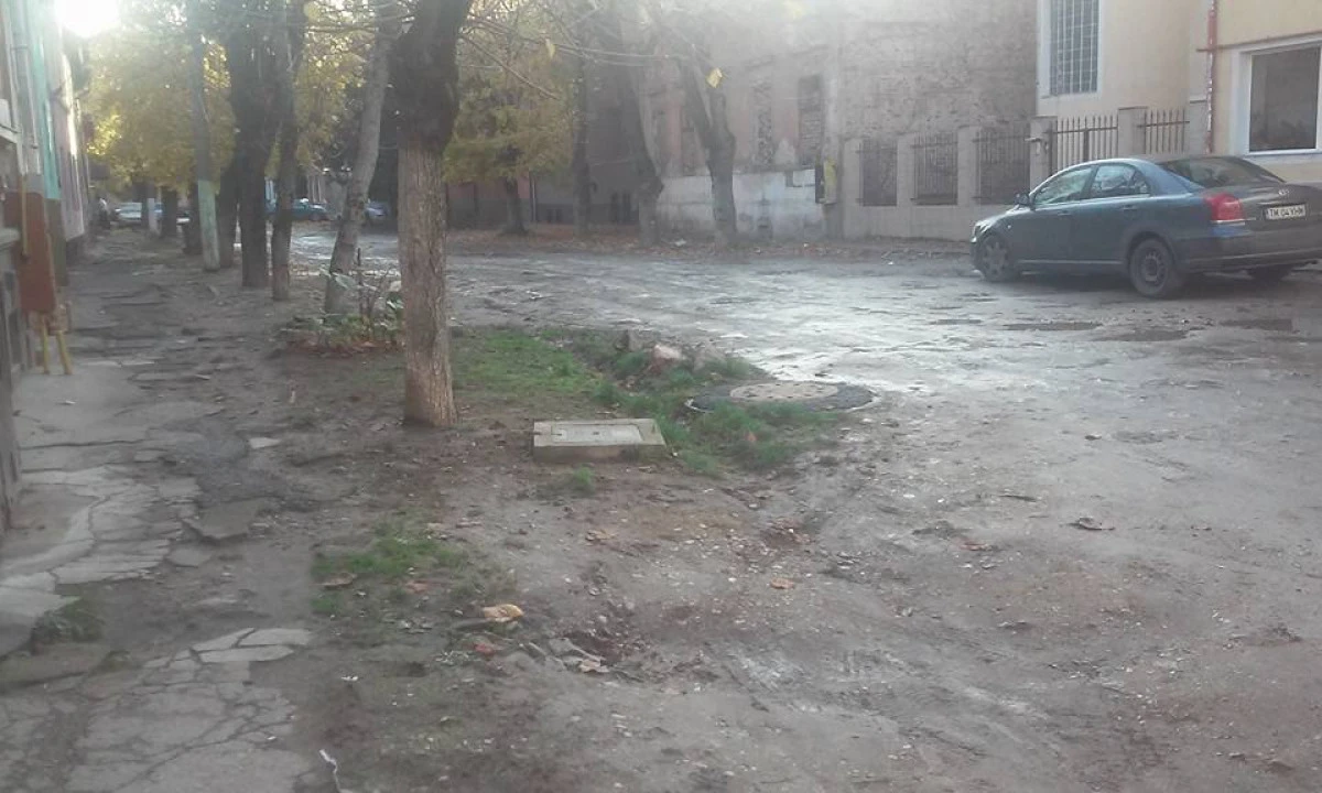 „Comuna“ europeană Arad mai are zeci de străzi de pământ. Primăria promite să le asfateze