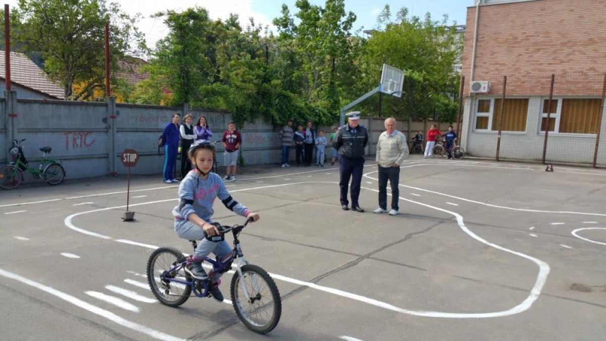 CONCURS DE EDUCAŢIE RUTIERĂ PENTRU ELEVI