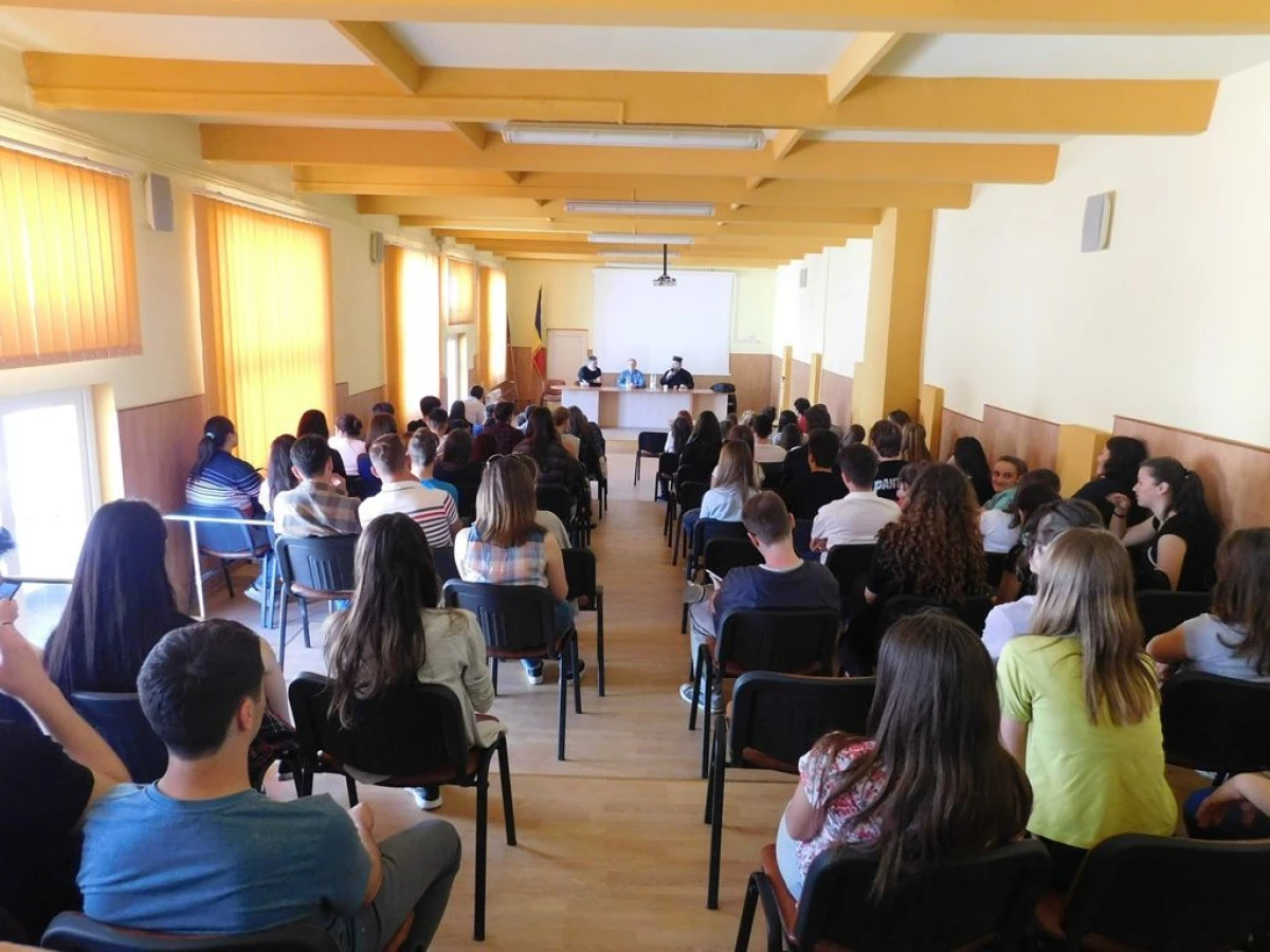 CONFERINȚĂ DESPRE EDUCAȚIE LA COLEGIUL „VASILE GOLDIȘ“