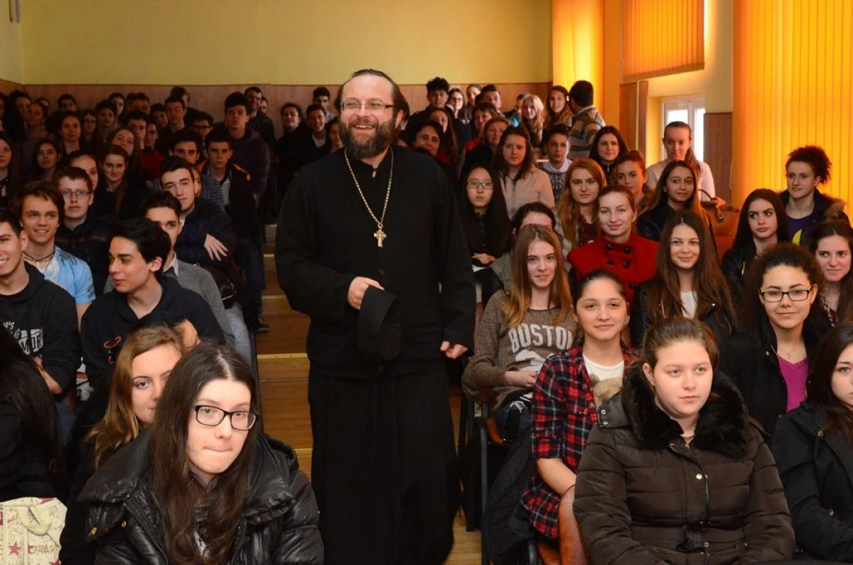 CONFERINTA DESPRE EDUCATIE, LIBERTATE SI DEVENIRE PERSONALA, LA COLEGIUL „VASILE GOLDIS“ ARAD