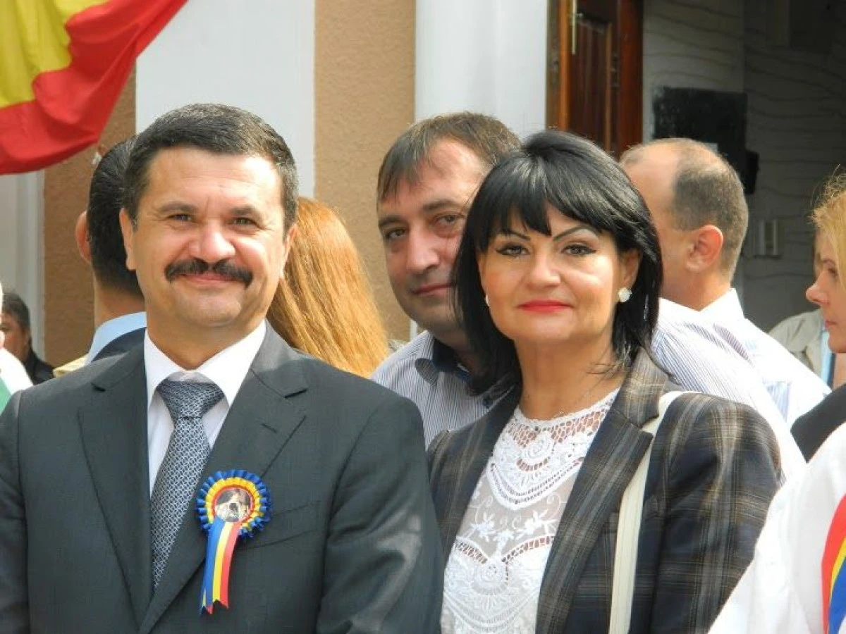 CONSILIERUL JUDETEAN DORINA CHAMBRE S-A ALATURAT CAMPANIEI „SALVATI ARADUL”