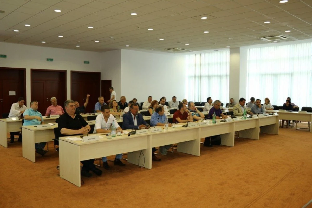 Consiliul județean va reabilita drumul Macea-Dorobanţi