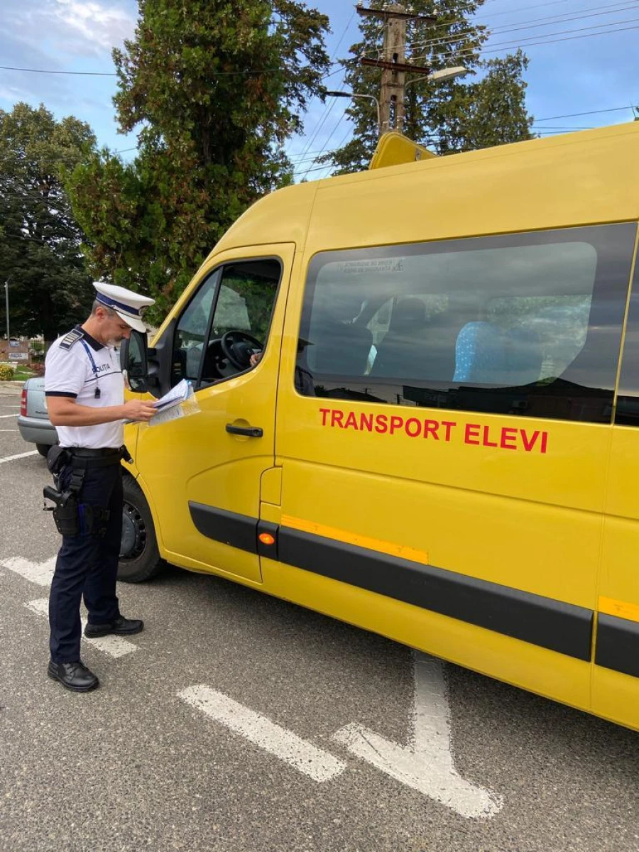 Consiliul Naţional al Elevilor: Problematica transportului la şcoală nu mai suportă amânare