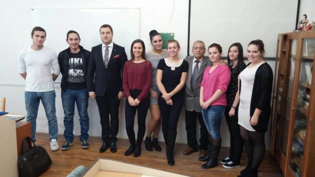 Consulul general român, în vizită la studenții români de la Szarvas și Bekescsaba