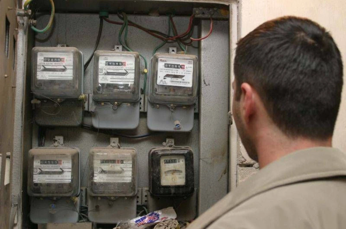 CONSUMUL DE ENERGIE ELECTRICĂ A CRESCUT CU 10,3 LA SUTĂ