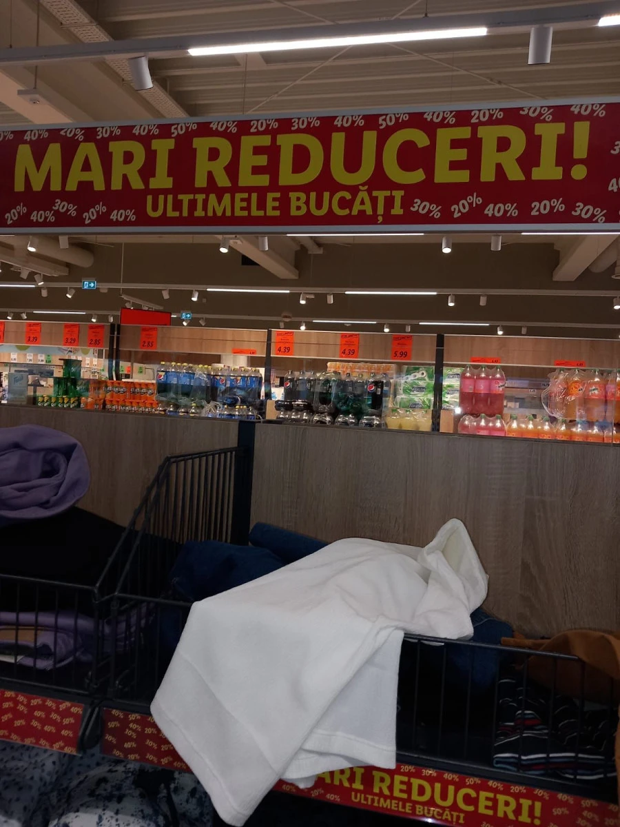 Controale la magazinele LIDL din județul Arad. Amenzi de aproape 400.000 de lei, sute de kilograme de alimente scoase de la vânzare