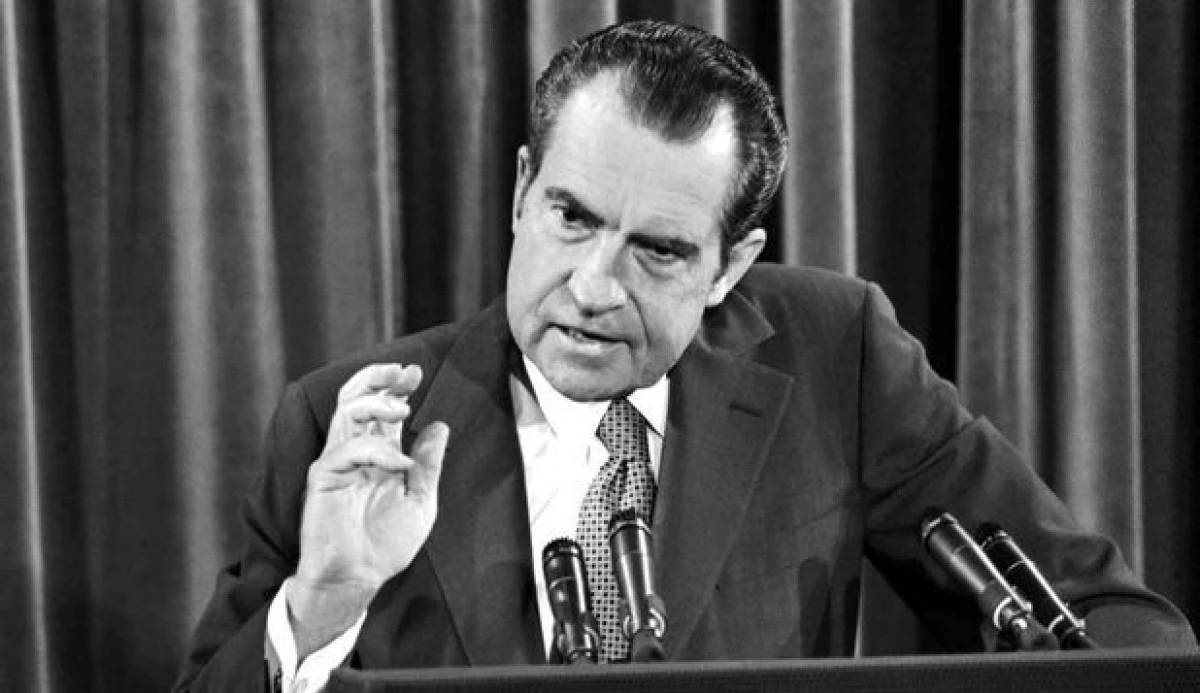CONTROVERSELE DIN SPATELE AFACERII WATERGATE
