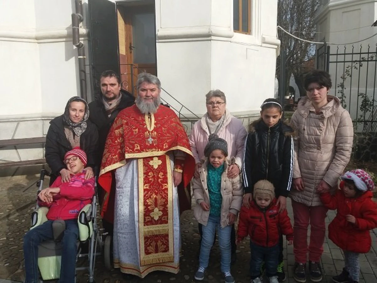 Copii cu dizabilități, în vizită la Mănăstirea Hodoș-Bodrog