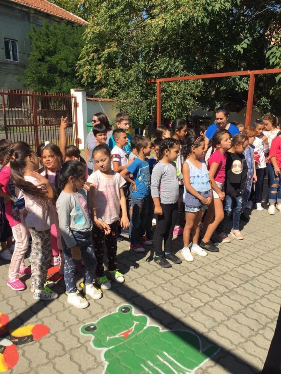 Copiii de la Complexul „Curcubeu” au primit cadouri la debut de an școlar