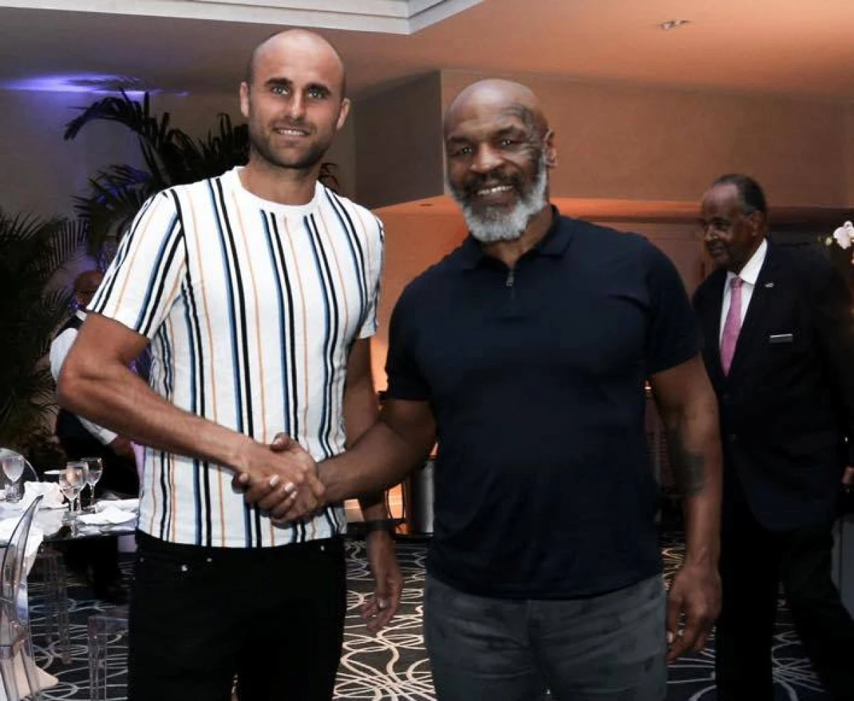 Copil l-a întâlnit pe Tyson, în cantonamentul Serenei Williams