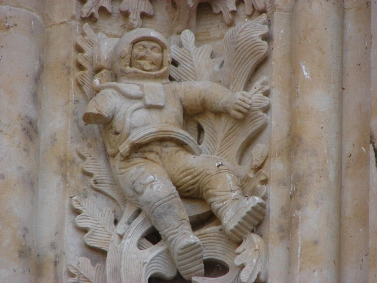 COSMONAUTUL DE PE CATEDRALA DIN SALAMANCA