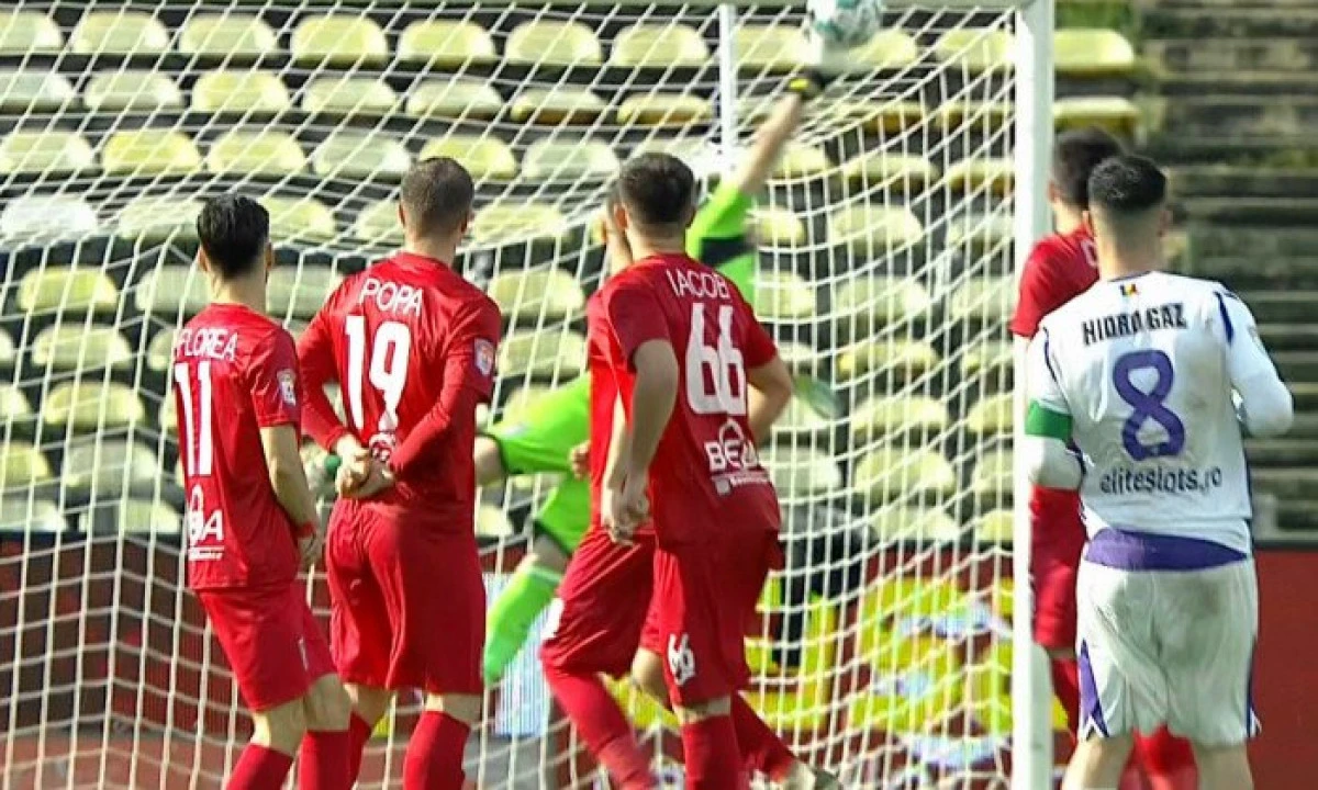 Craiova iese din cursa la titlu în Liga 1, Chindia îi ia faţa UTA-ei în play-out!