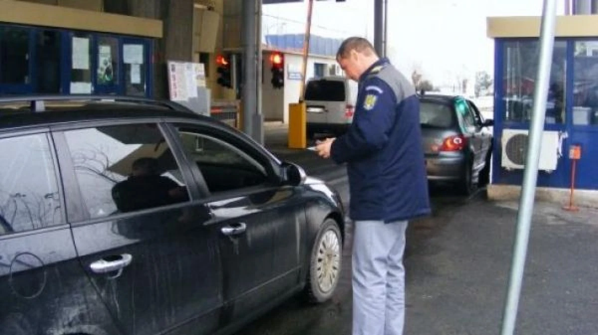 Criminal, deosebit de periculos, prins la vamă în timp ce încerca să părăsească ţara