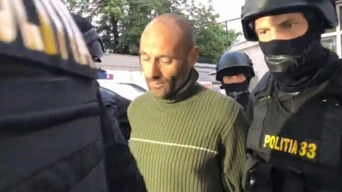 Criminalul din Făget consumase mai multe tipuri de droguri. A fost dus la audieri