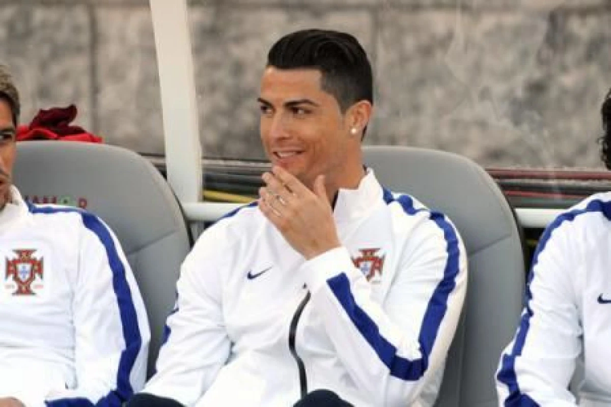CRISTIANO RONALDO SE ANTRENEAZA SEAPARAT