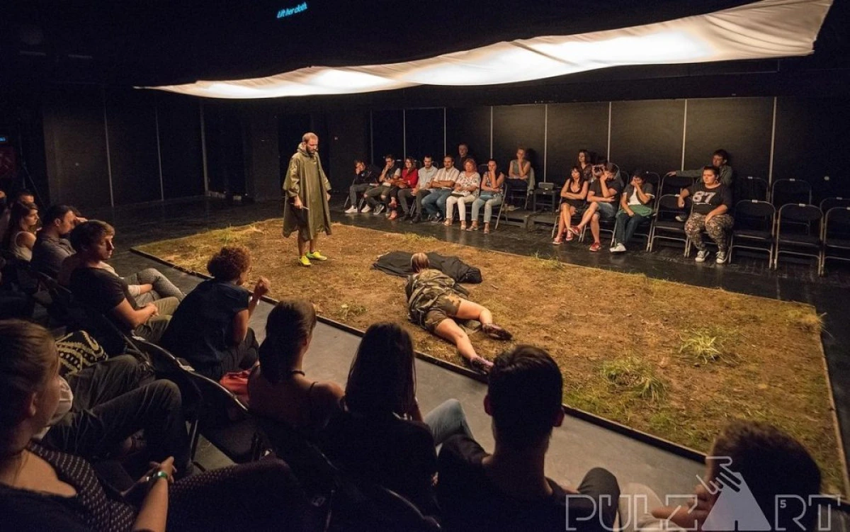 Criza refugiaților – subiect de spectacol pe scena Teatrului Clasic ”Ioan Slavici”