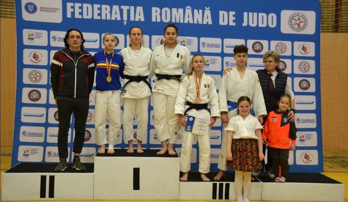 CS Universitatea Arad a urcat de patru ori pe podium la Naționalele de seniori la judo!