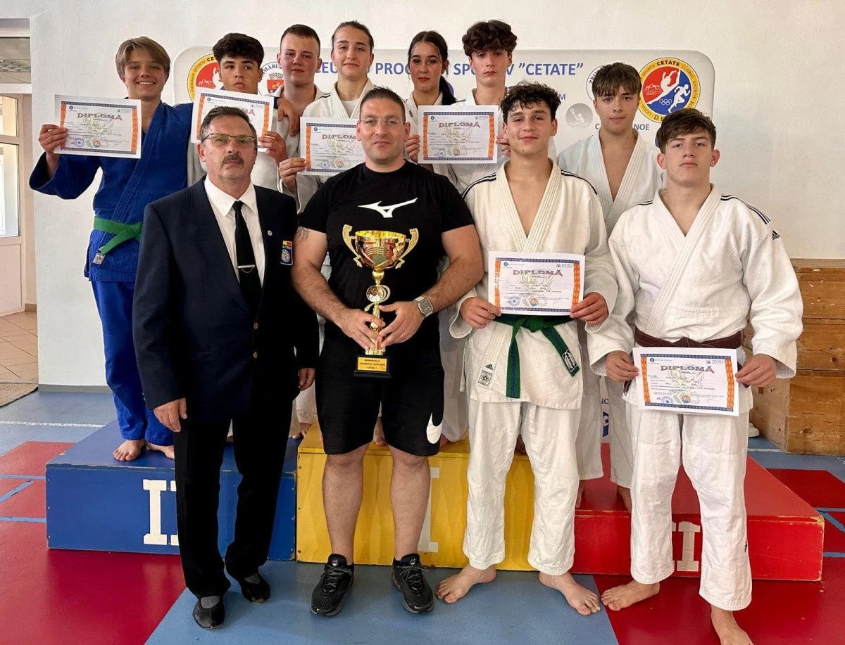CSȘ Gloria Arad a punctat în weekend prin gimnaștii și judoka clubului