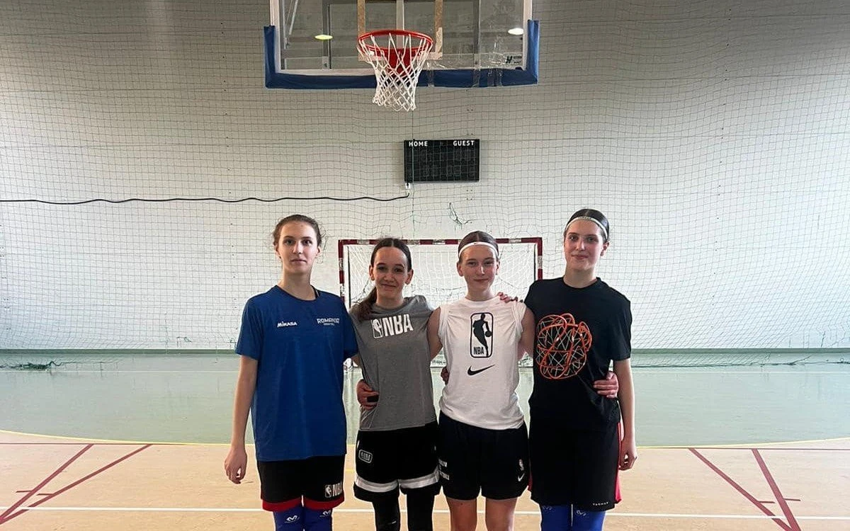 CSS Gloria Arad dă cinci baschetbaliste și un antrenor la acțiunile loturilor naționale
