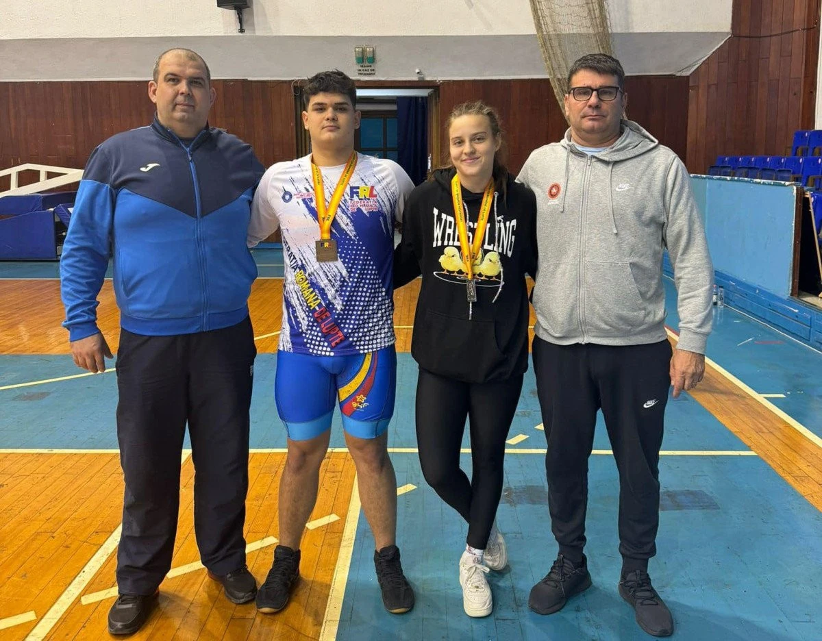 CSȘ Gloria Arad - în top la lupte! Vlad Petrean este campion național U17, iar Anna Maria Hotăran a luat argintul! (FOTO)