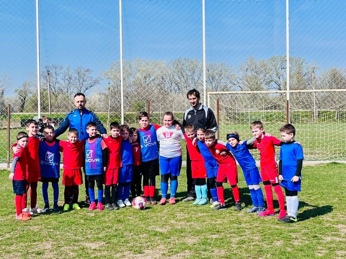 CSȘ Gloria Arad organizează selecție pentru copiii dornici să practice fotbalul