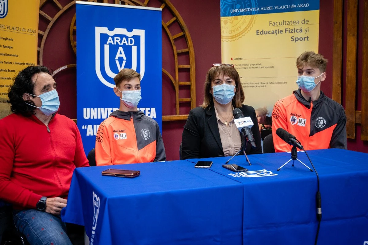 CSU Aurel Vlaicu Arad şi-a prezentat performerii secţiei de aerobic. Şerban anunţă că a preluat şi Valbonul, iar poloul şi halterele de la AMEFA sunt în plan!