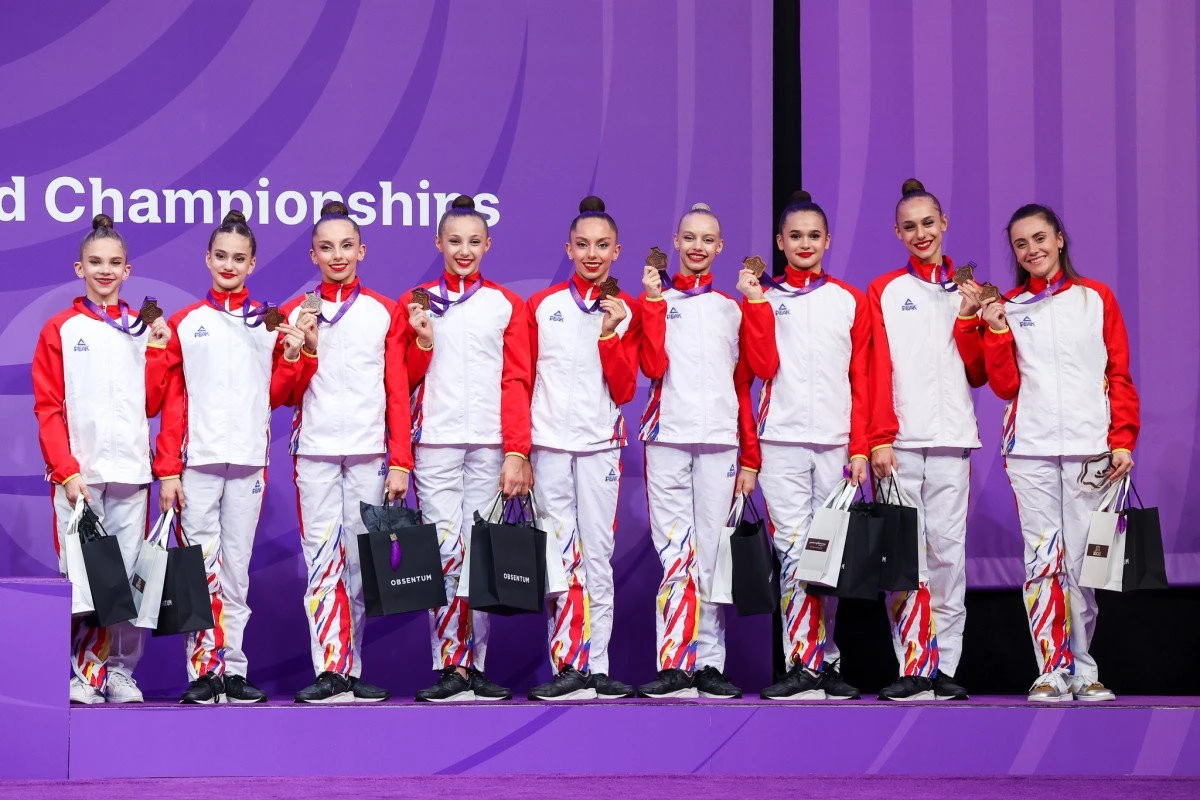 Cu arădencele Carina și Andra Crainic în lot, echipa României a luat bronzul mondial al junioarelor la gimnastică ritmică! (FOTO)