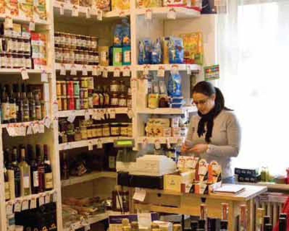 Cu buletinul la magazin pentru ţigări şi alcool. Cine îi va verifica pe clienţi