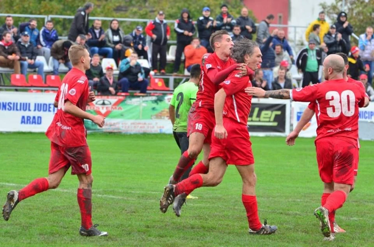 CU SUFLETUL LA GURA: UTA BATRANA DOAMNA - FC BRASOV 3-2 (2-0)