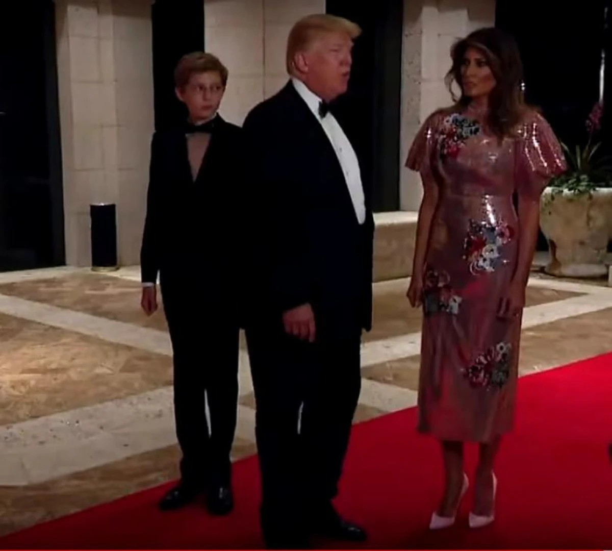 Cum a atras Melania Trump toate privirile în noaptea de Anul Nou