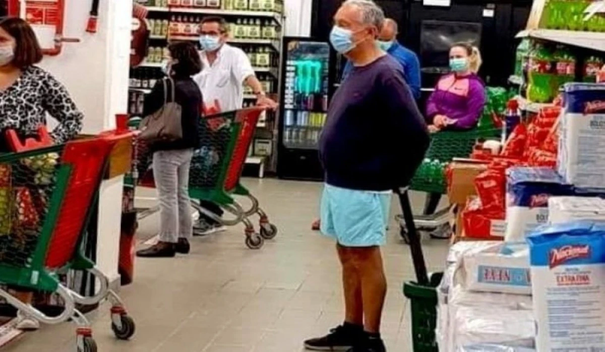 Cum a fost surprins la cumpărături președintele Portugaliei